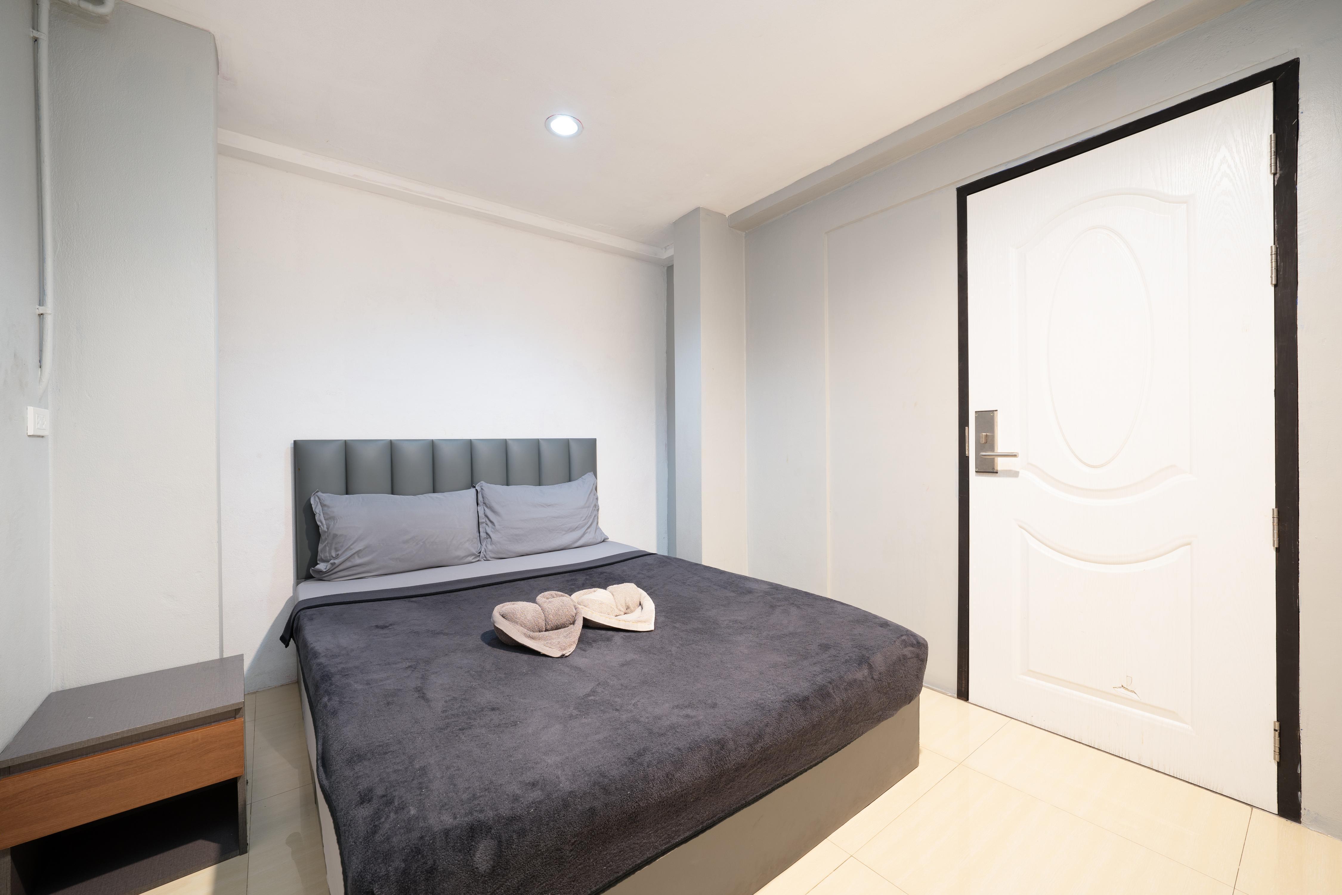 OH Hostels - Bangkok Room Type - Double Room with Shared Bathroom (No Window) OH Hostels - Bangkok Room Type - Double Room with Shared Bathroom (No Window)