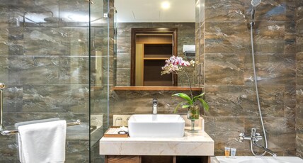 ALAN SEA HOTEL Room Type - Deluxe Double Room With Balcony ALAN SEA HOTEL Room Type - Deluxe Double Room With Balcony