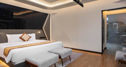 Moc Chau Island - Mountain Park and Resort Room Type - Deluxe King Suite