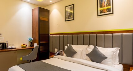 S by Z Hotels, Baani Square Room Type - Deluxe Queen Room S by Z Hotels, Baani Square Room Type - Deluxe Queen Room