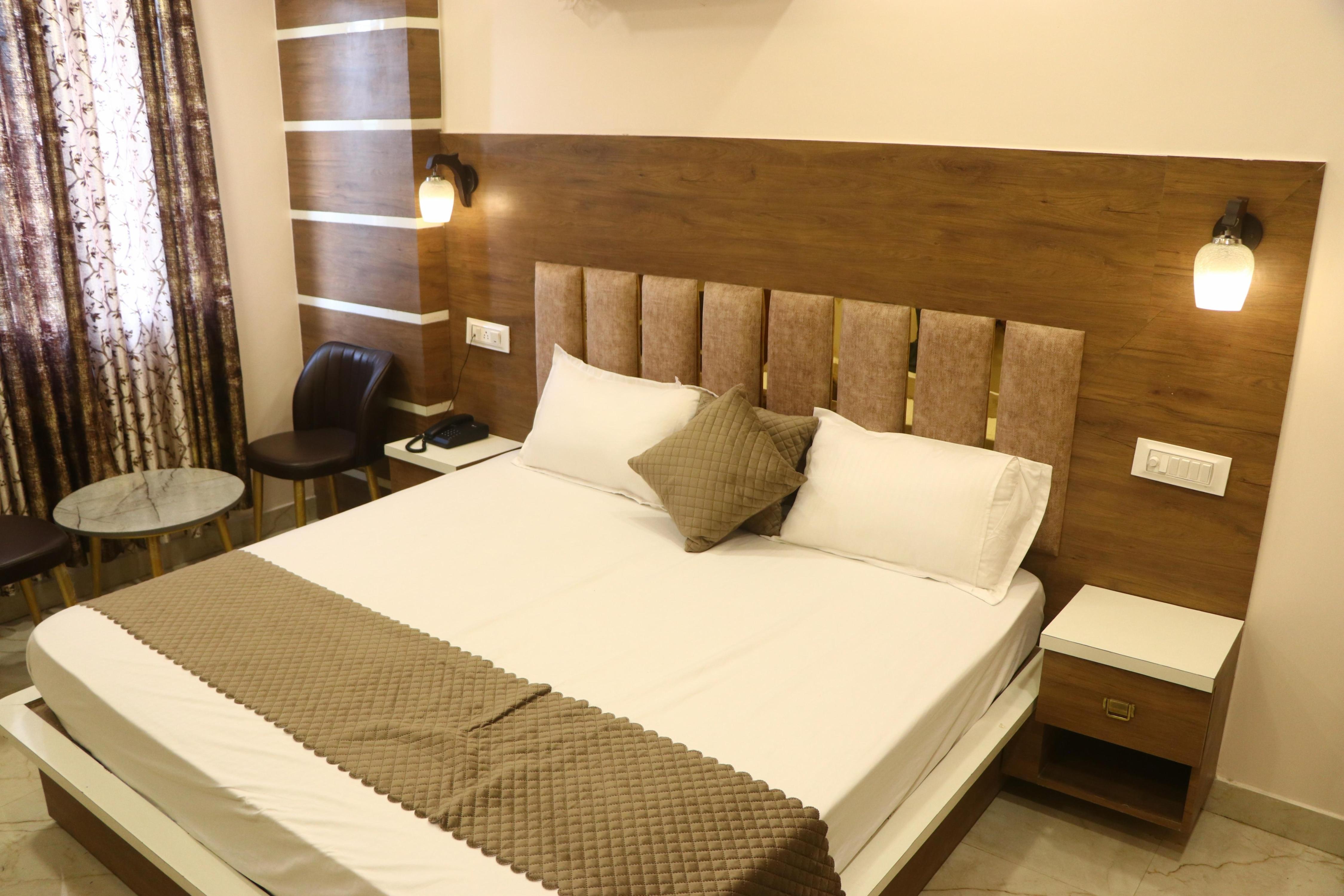 Aluxor Hotel  & Restaurant - Tap to explore photos