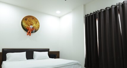 G R IMPERIAL HOTEL LLP Room Type - Suite