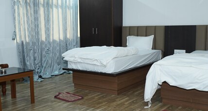 HOTEL DYNASTY Room Type - Executive (Separate Double Bed)