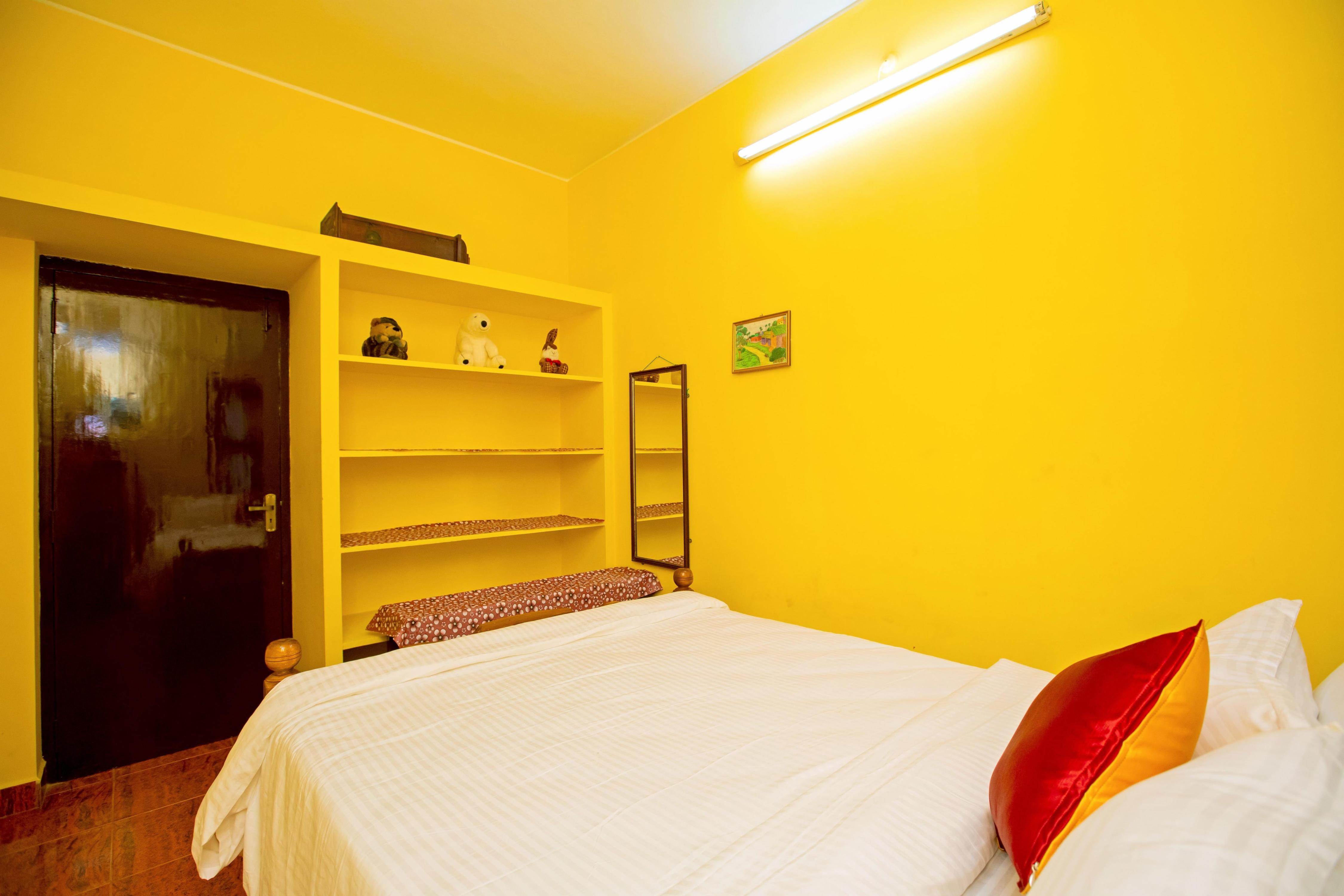 Corner Stays 2BHK @ Rock Beach - Tap to explore photos