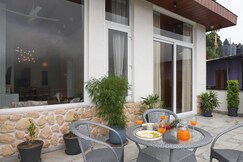 ELIVAAS Signature 3 BHK with Terrace Near Lake View| Antarmann Casa Mirage