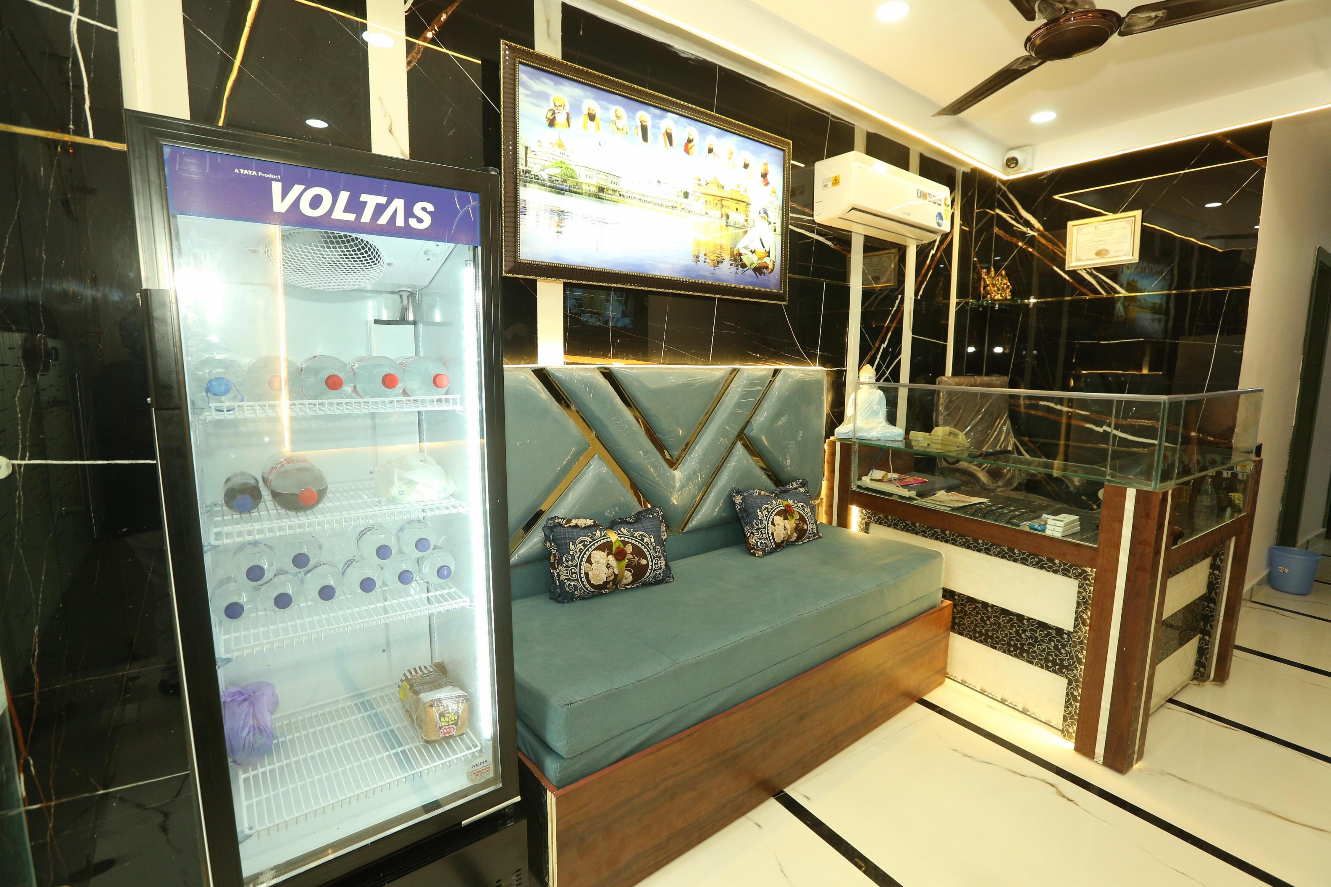 Aditya Rooms and Stay - Tap to explore photos