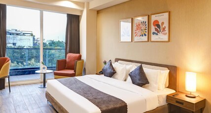 Saltstayz Premier - Golf Course Road & Sector 42 Room Type - Family Suite with Balcony Saltstayz Premier - Golf Course Road & Sector 42 Room Type - Family Suite with Balcony