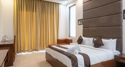 Hotel Florence and Banquet Room Type - Deluxe Room with Balcony Hotel Florence and Banquet Room Type - Deluxe Room with Balcony