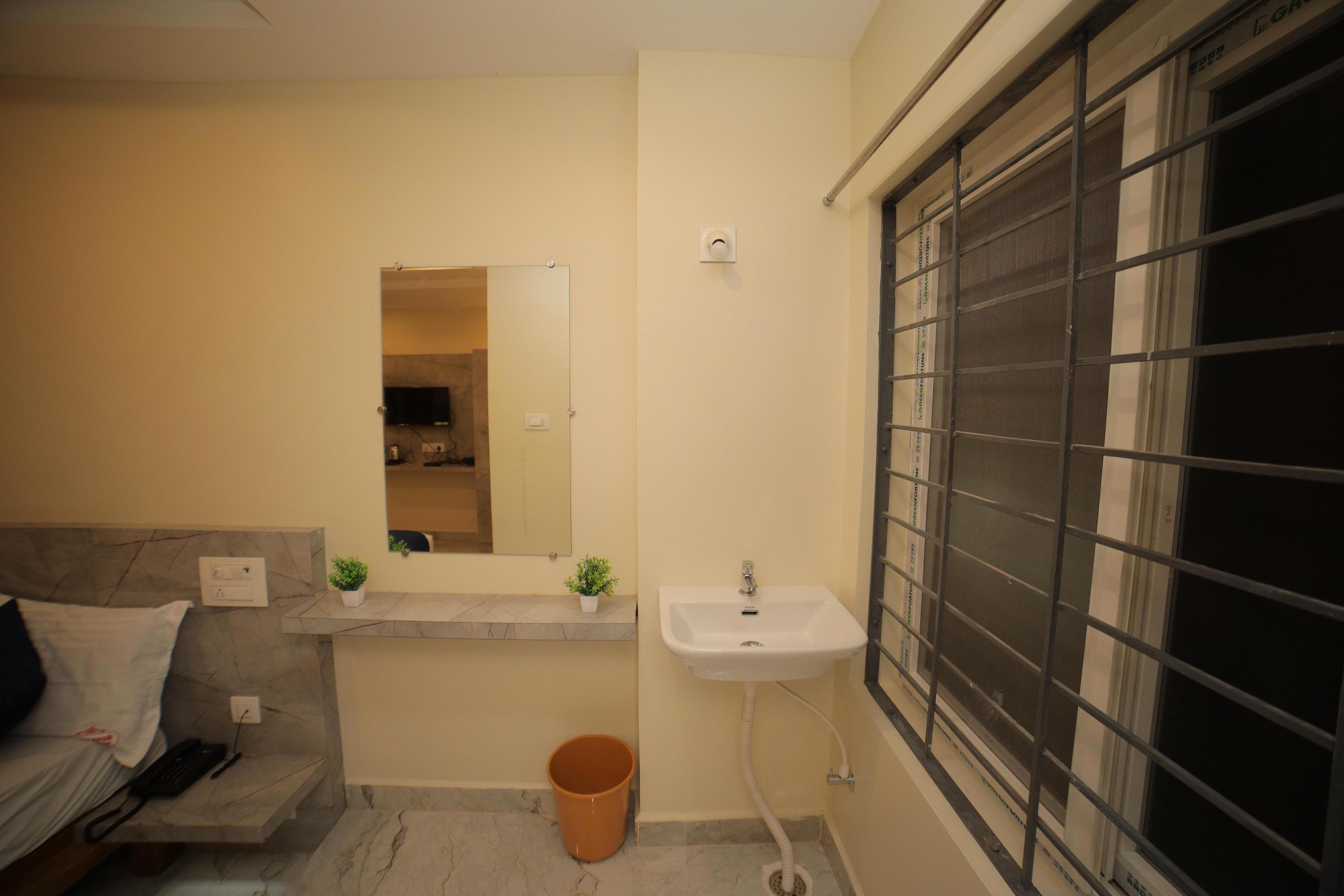 Hotel Sri Ganesh Residency - Tap to explore photos