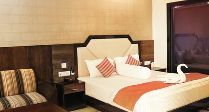 Elite Beach Resort Room Type - Executive Villa Side Sea View with Private Balcony