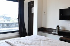 Hotel Shreeji Palace (On Railway Station)