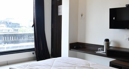 Hotel Shreeji Palace (On Railway Station) Room Type - Super Deluxe AC