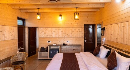 Wolf and woods Room Type - Superior Family room with balcony