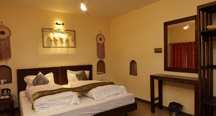 Thehraav By The River - Mudhouse Odyssey Room Type - Luxury Cottage Room With Private Deck
