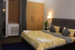 Mallenzo Luxury Suites Golf Course