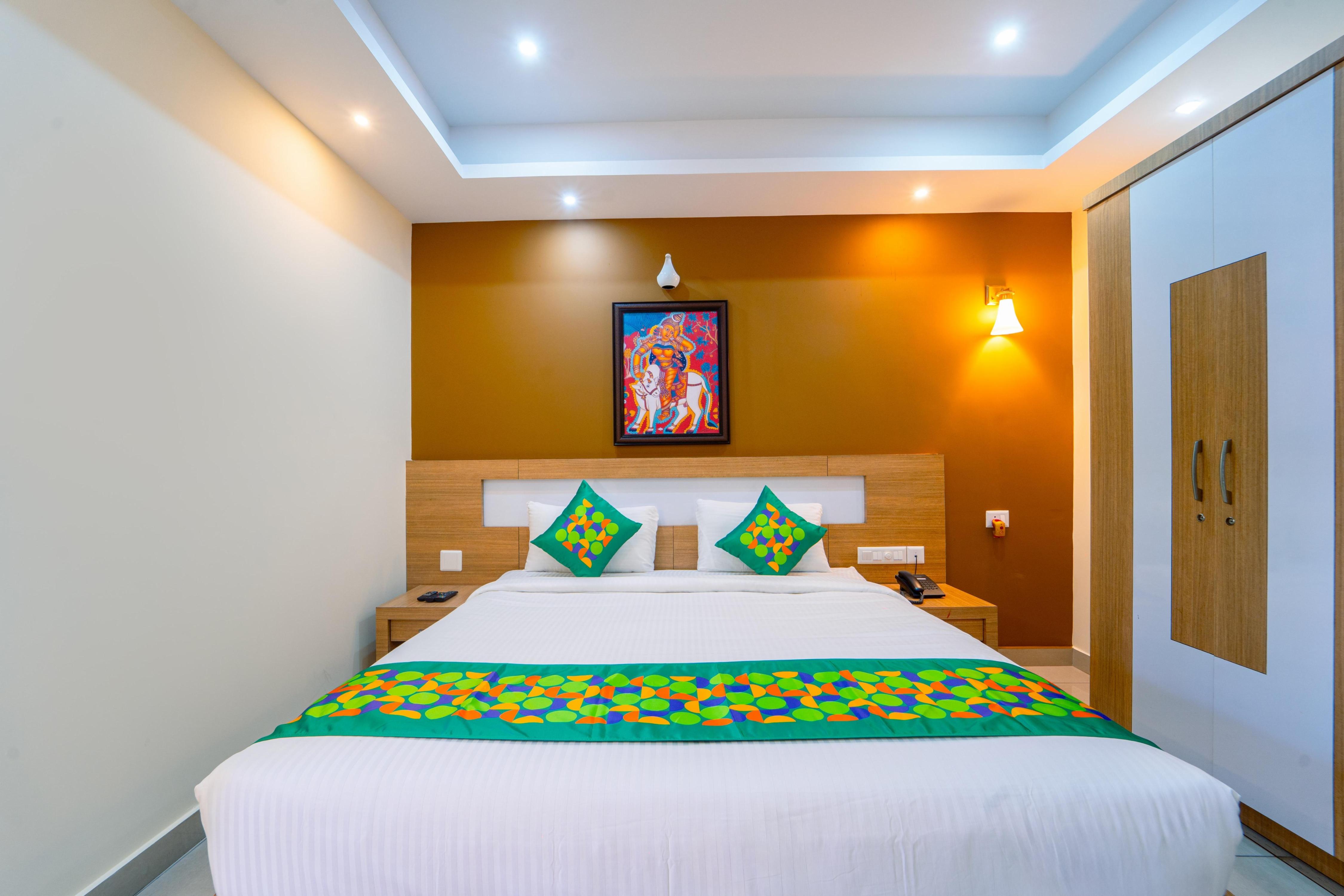 Treebo Sree Varshavilas Regency, 500 Mtrs From Guruvayoor Temple - Tap to explore photos