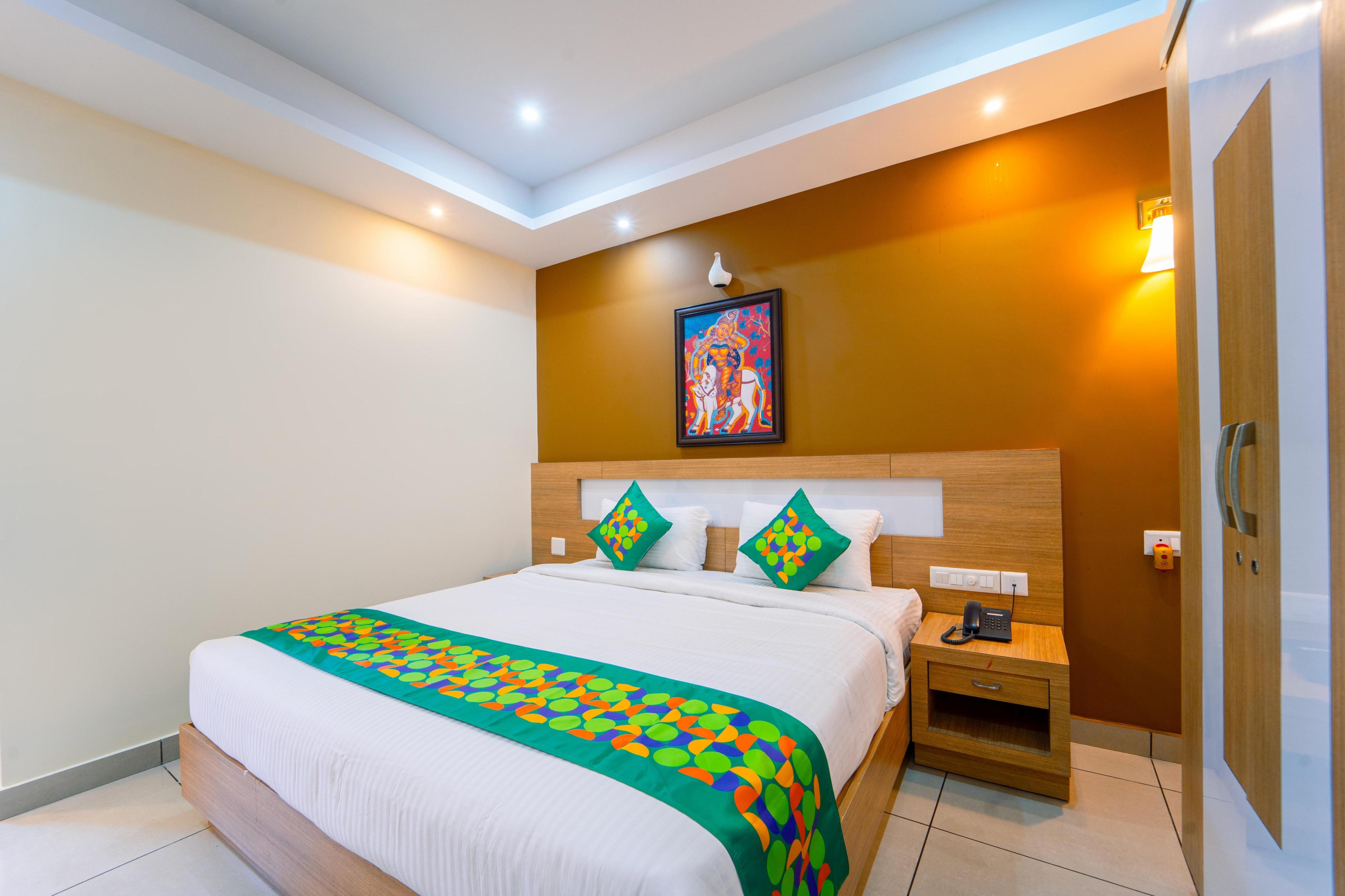 Treebo Sree Varshavilas Regency, 500 Mtrs From Guruvayoor Temple - Tap to explore photos