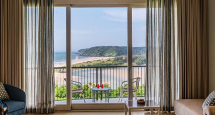 Araqila Beach Resort Room Type - Premier Sea View Room
