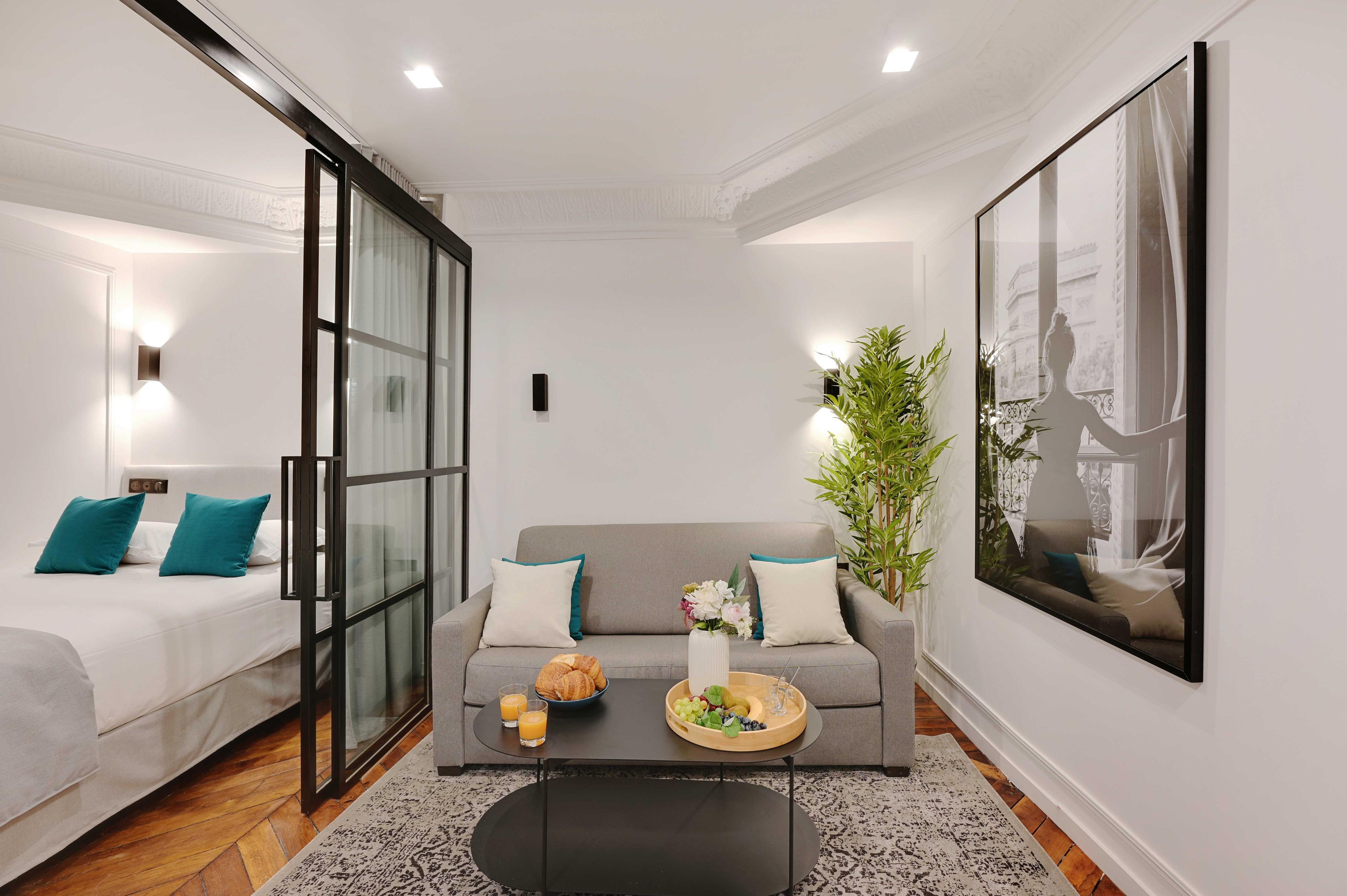 Charming apartment - 2BR/6P - Gare Saint-Lazare - Tap to explore photos