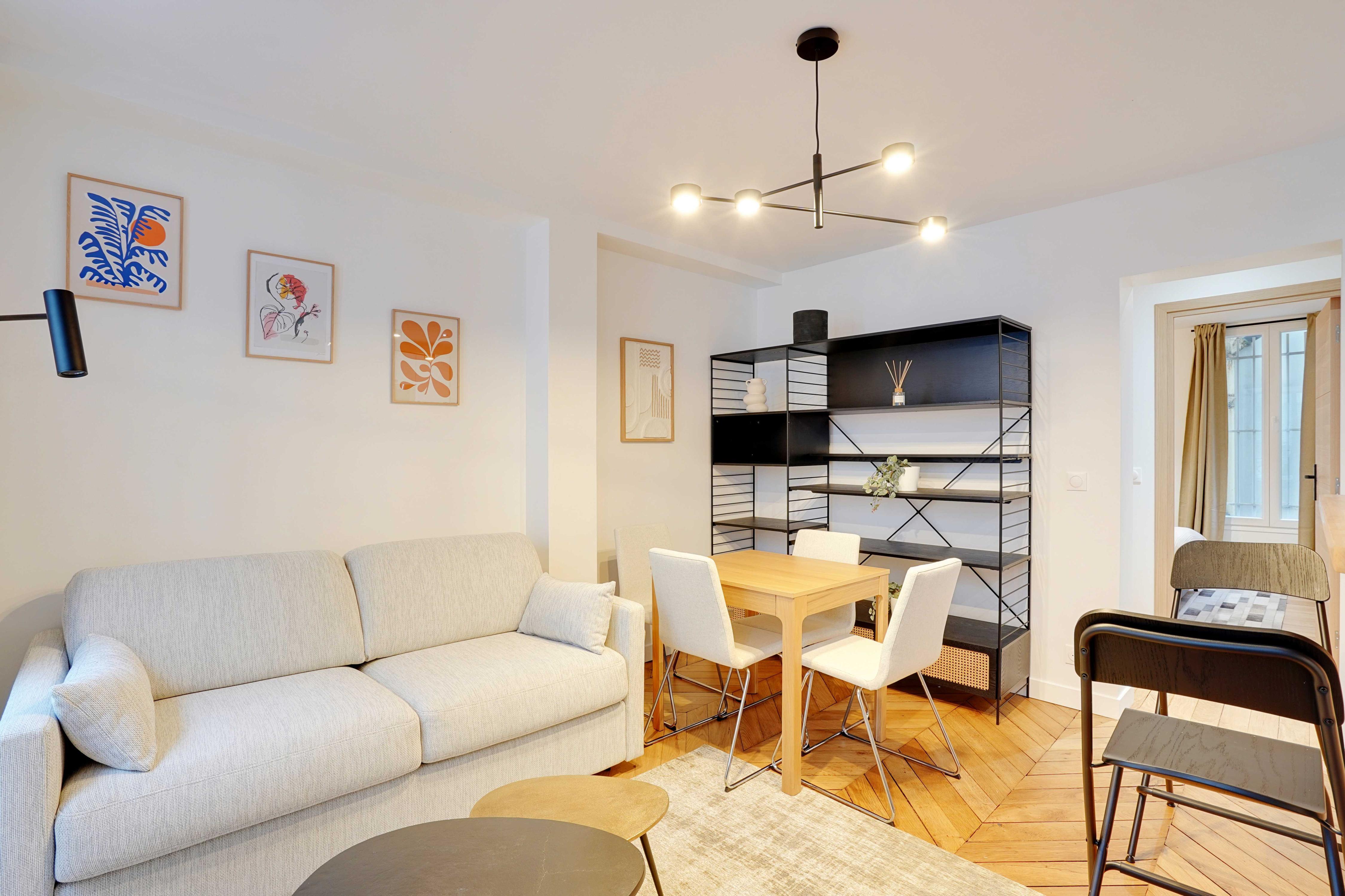Charming Apartment - 1B/4P - Sacre Coeur - Tap to explore photos