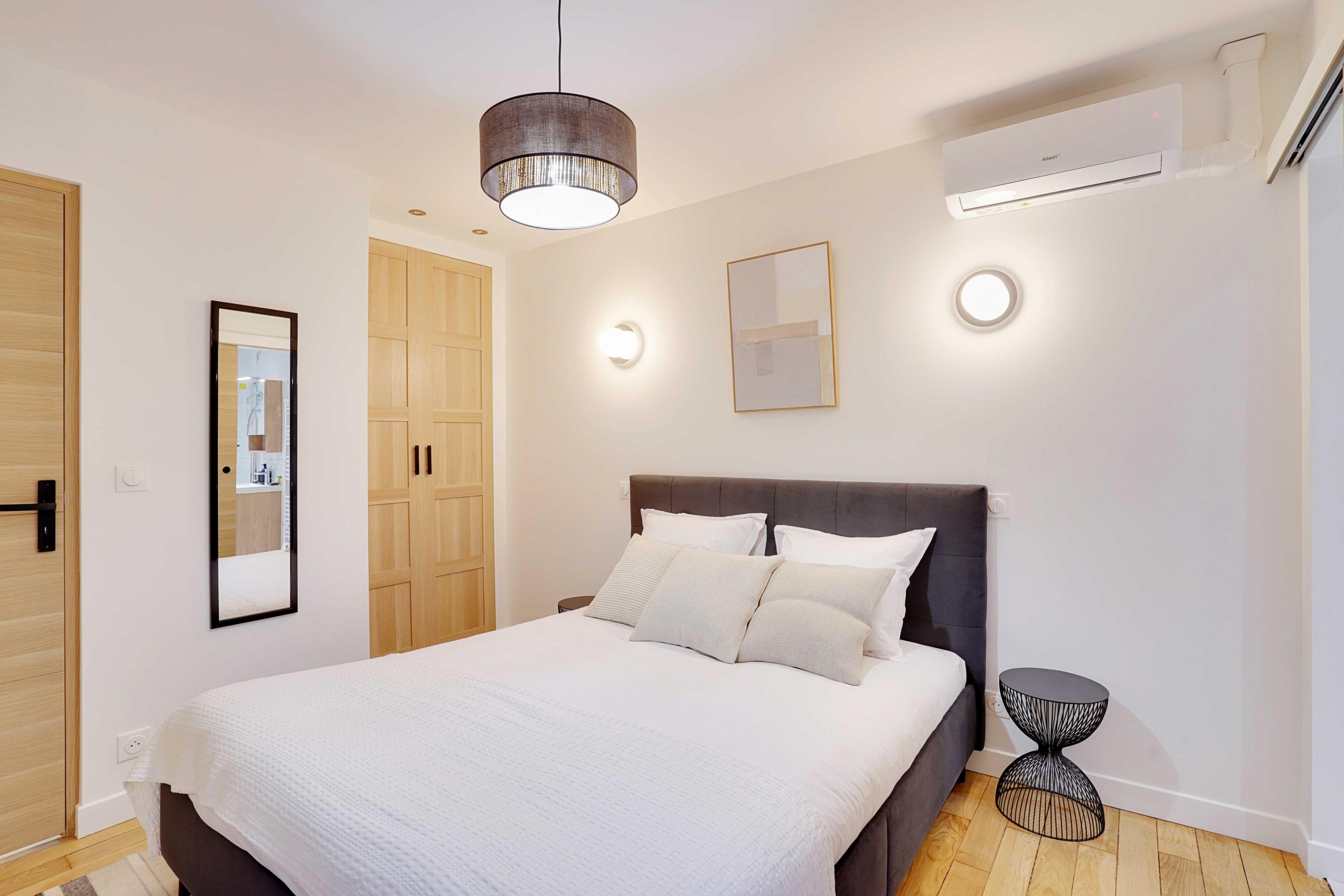 Charming Apartment - 1B/4P - Sacre Coeur - Tap to explore photos