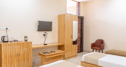 Hotel Entry Point Room Type - Deluxe Twin Room