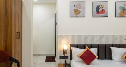 Hotel Money Plant Room Type - Semi Suite Room