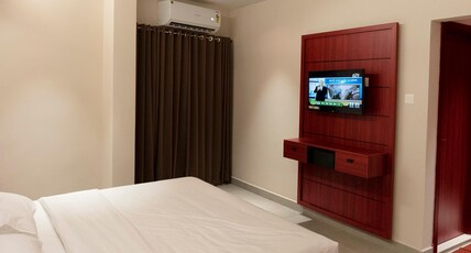 Hotel Aariyaas Vista Room Type - Deluxe Room