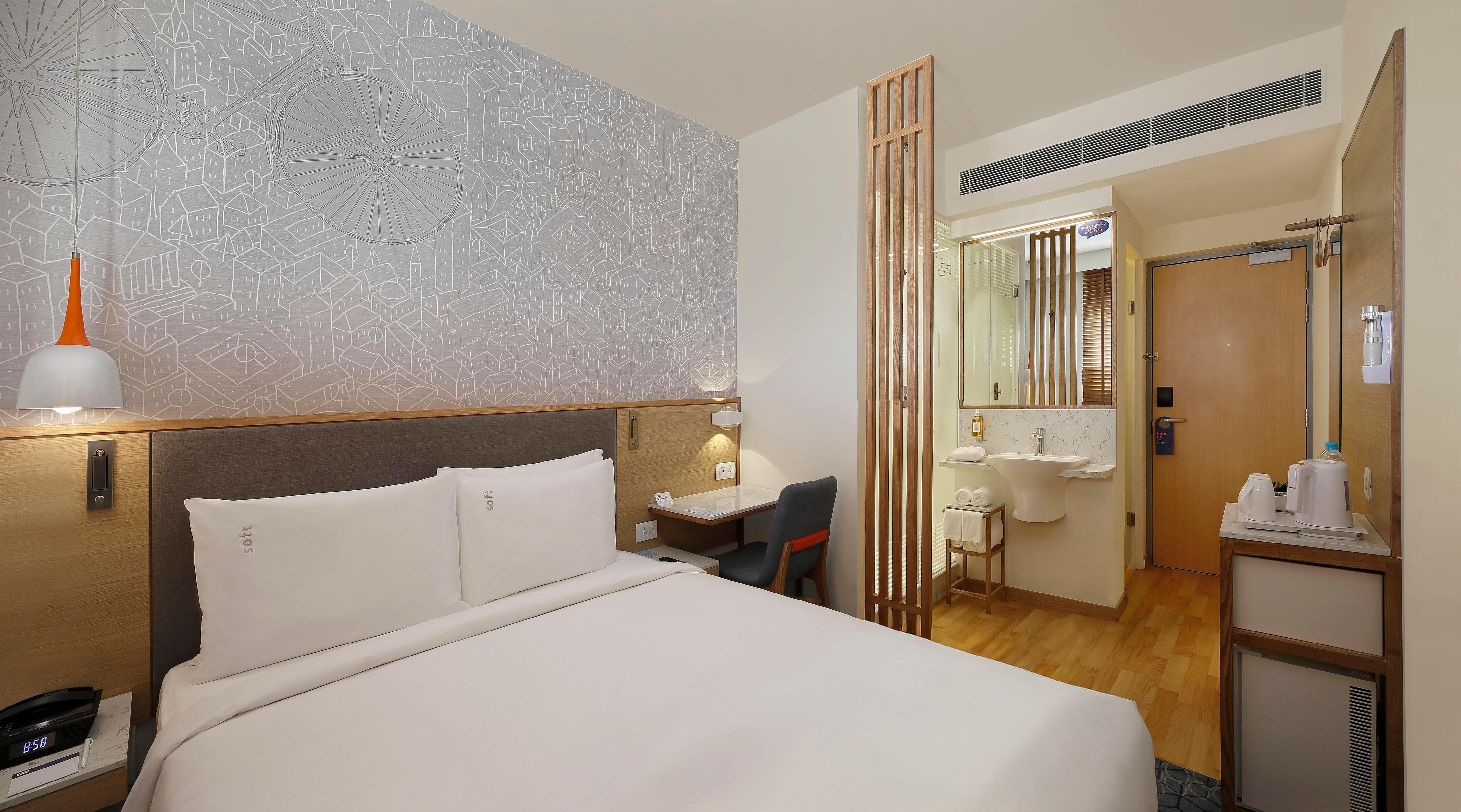 Holiday Inn Express Greater Noida Knowledge Park Room Type - 1 Queen Standard Accessible