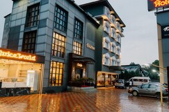 The Olive Hotel (Nearby Airport)