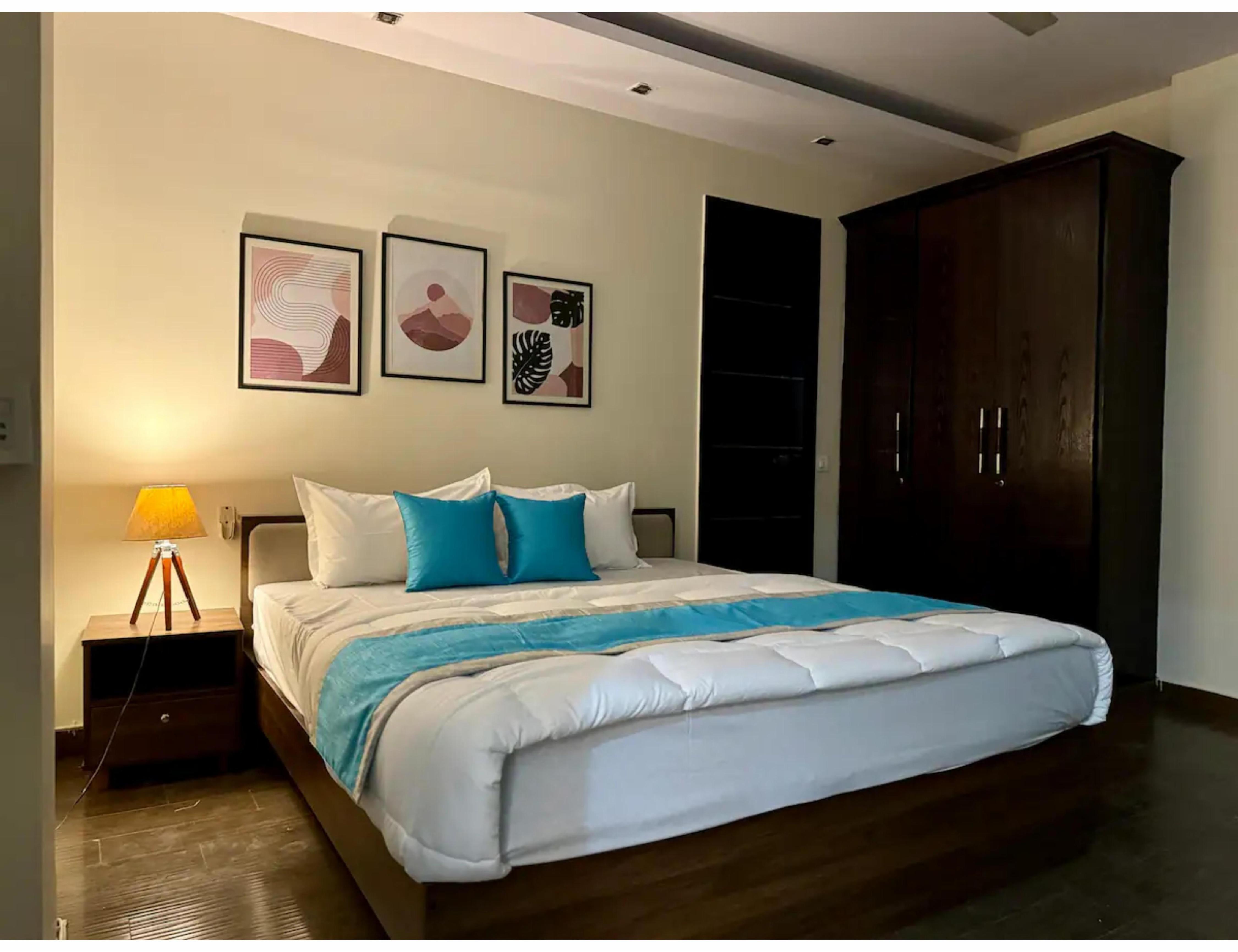 The Lush Homes Sukhdev Vihar/ New Friends Colony | 4BHK APARTMENT - Tap to explore photos