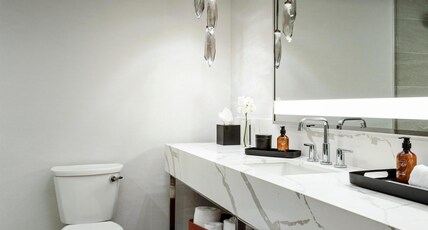 Hotel Alpenrock Breckenridge, Curio Collection by Hilton Room Type - 2 KING BED JUNIOR SUITE