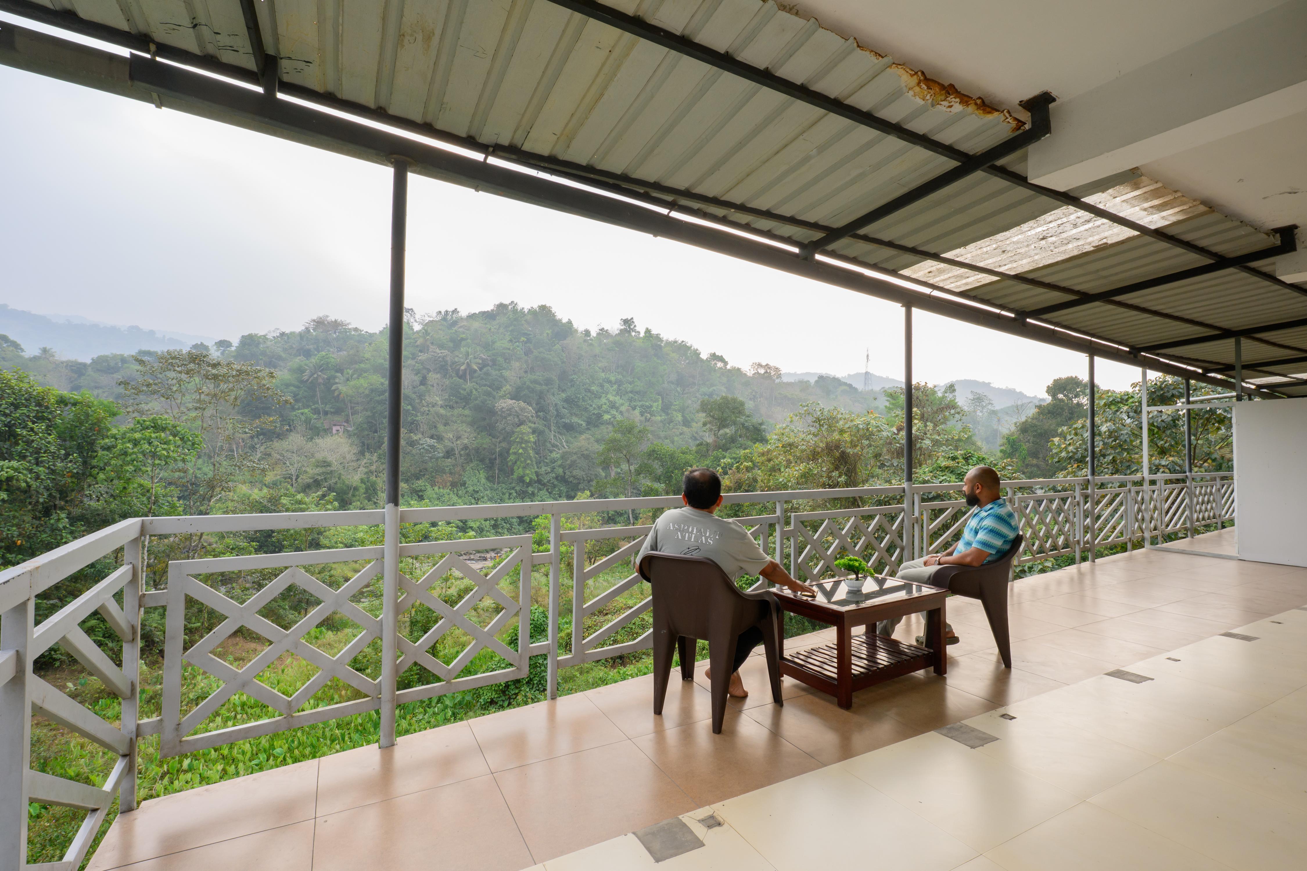 Skybz Mankulam Room Type - 1 Bedroom with Private balcony