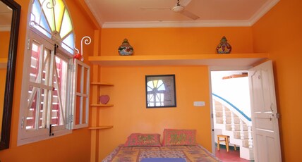 Holi-wood Guest House Room Type - Deluxe Double with Seaview