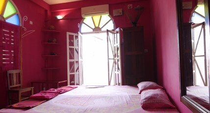 Holi-wood Guest House Room Type - Deluxe Double with Balcony