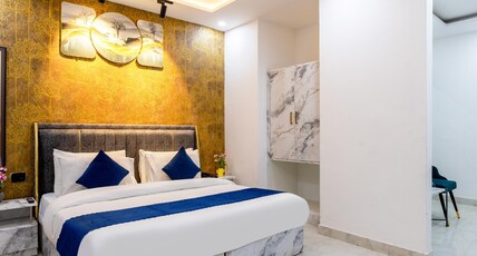 Amaze Stays Noida Sector 70 Room Type - Deluxe Room Amaze Stays Noida Sector 70 Room Type - Deluxe Room