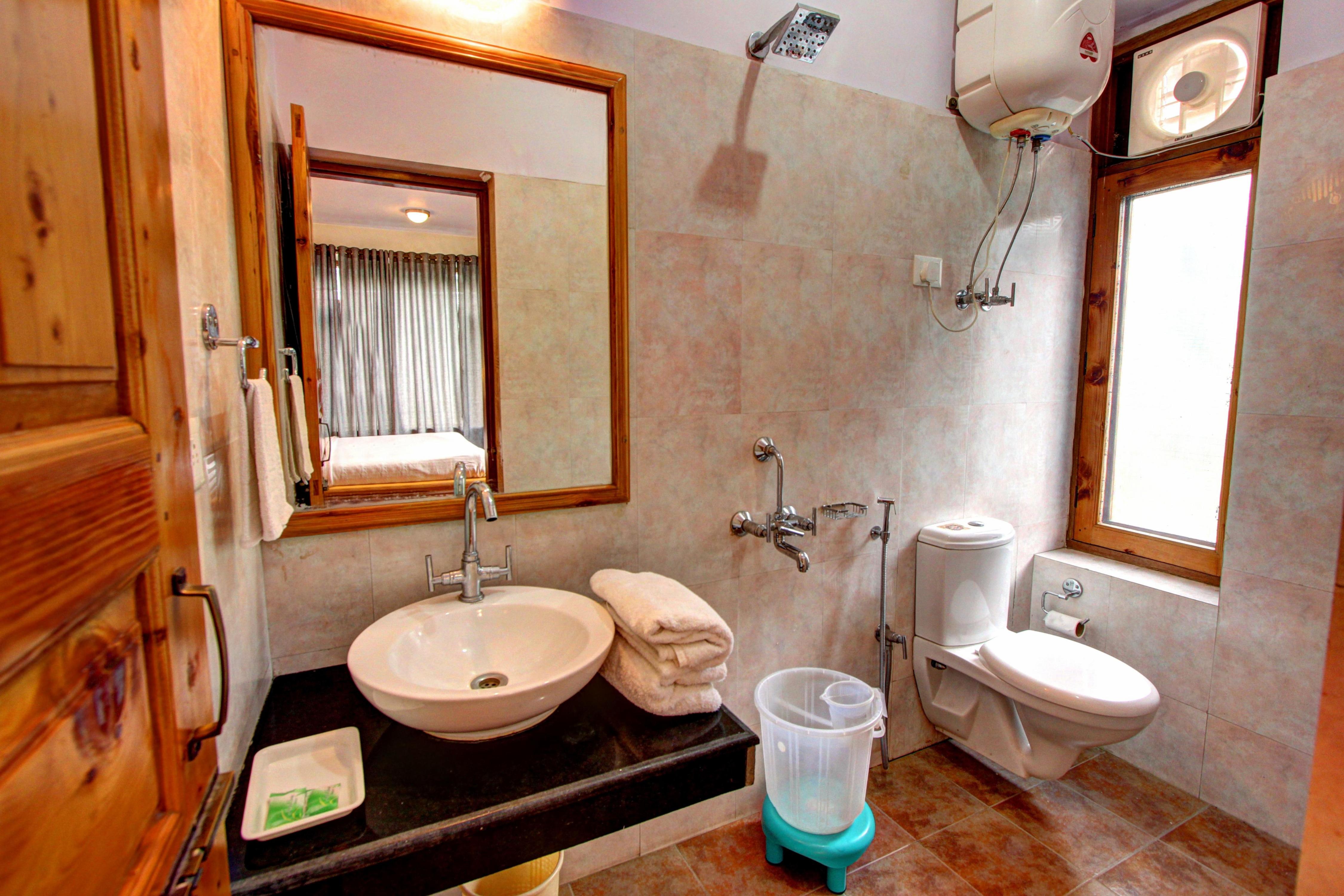 Conifer Home Villas & Cottages - Tap to explore photos