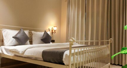 Jaipur Qila - A Boutique Hotel and Rooftop Cafe Room Type - KING ROOM WITH BALCONY