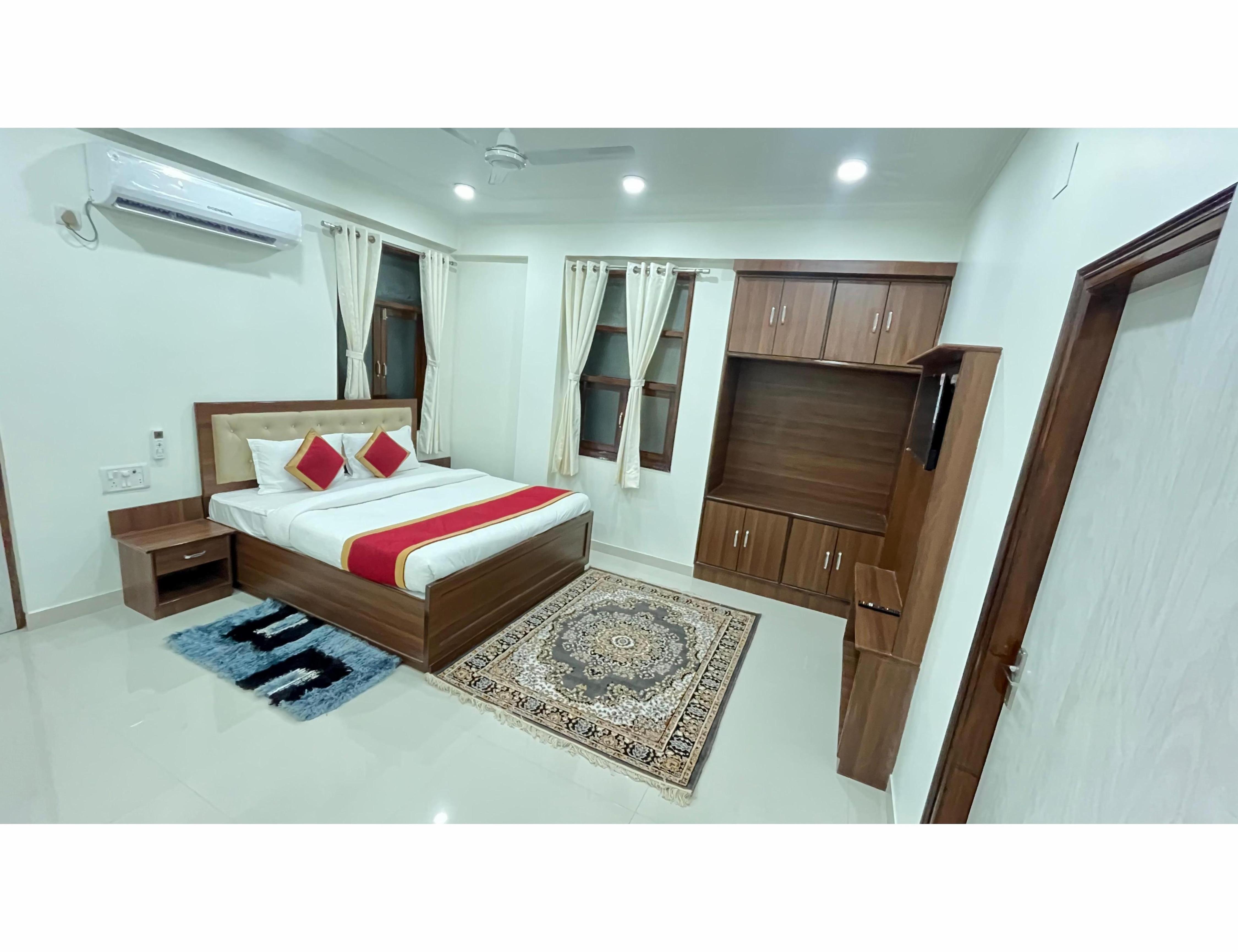 Shree Ram Paying Guest House | 4BHK Varanasi - Tap to explore photos