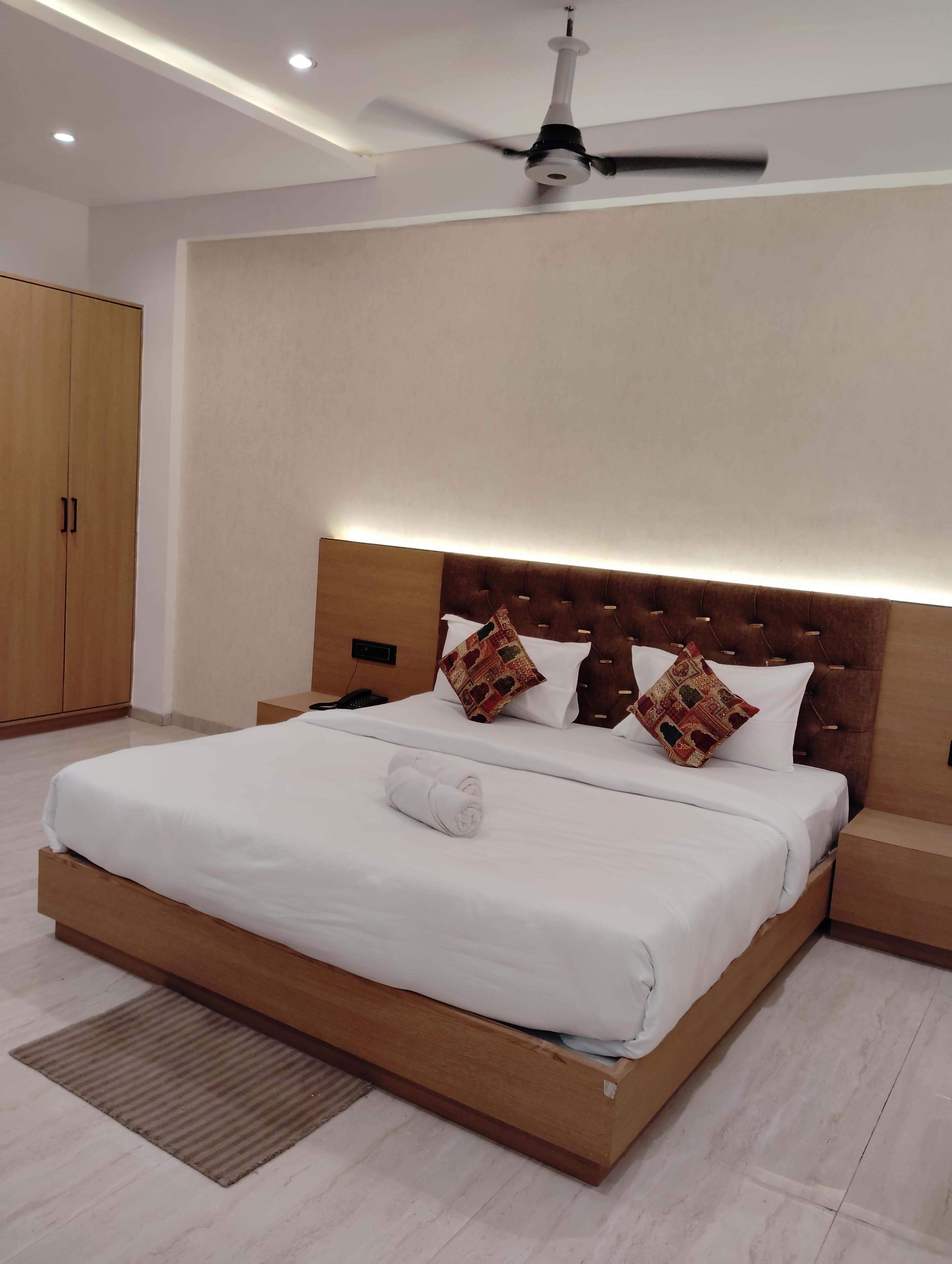 Hotel Arihant Shree - Tap to explore photos