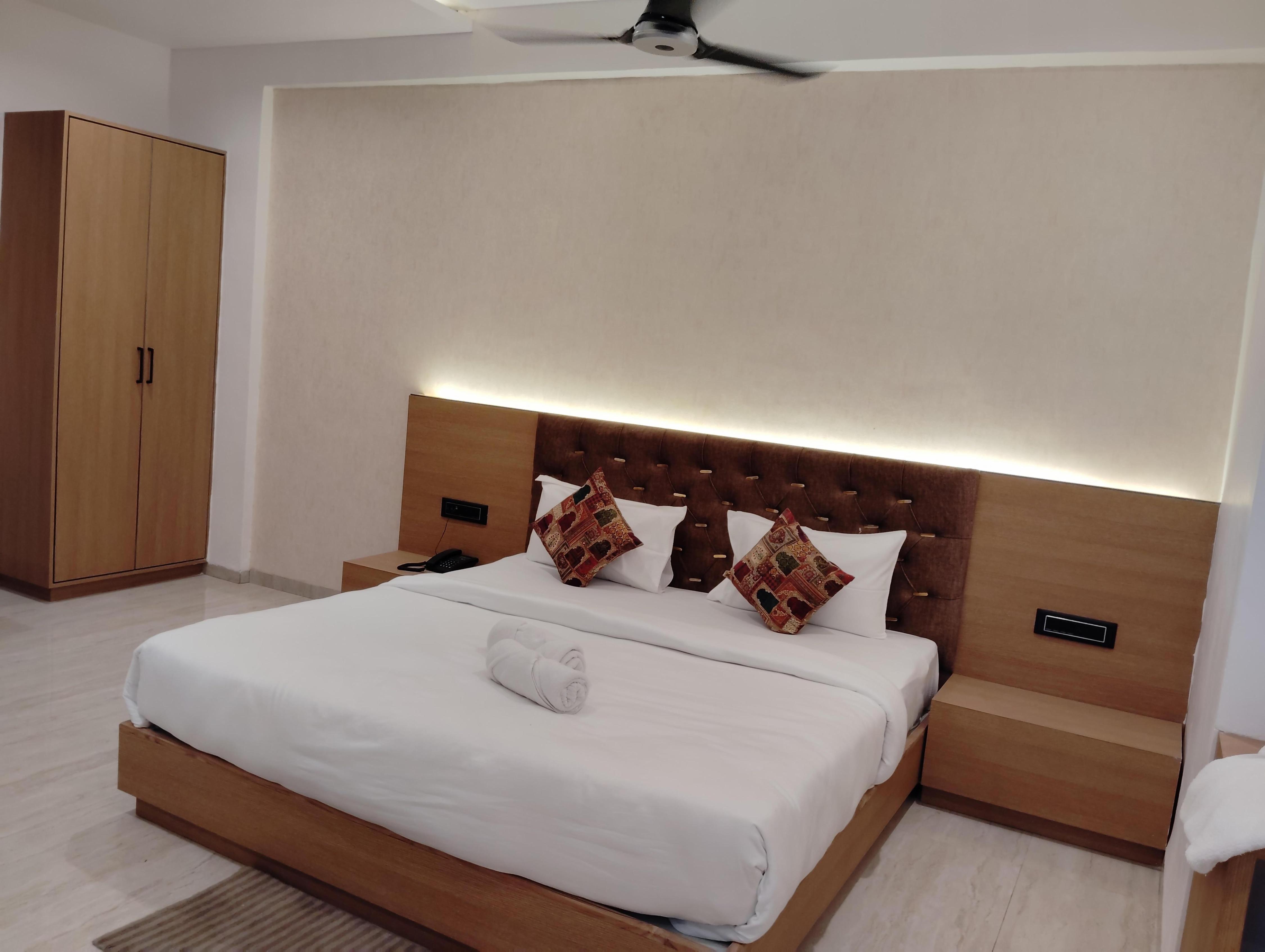 Hotel Arihant Shree - Tap to explore photos