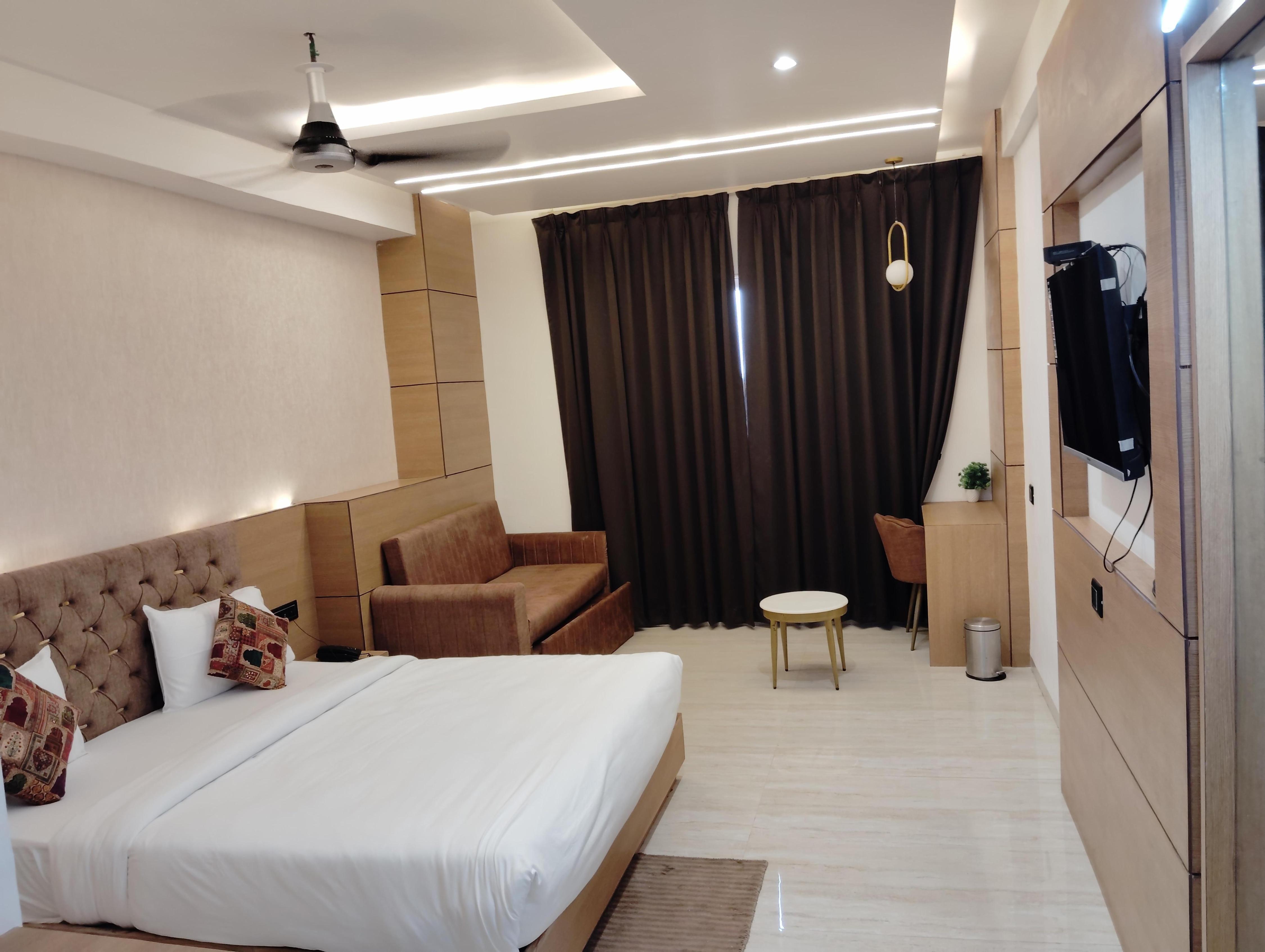 Hotel Arihant Shree Room Type - deluxe