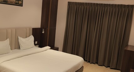 The Shree Dwarika Room Type - SUPER DELUXE