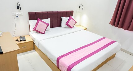 Hotel Konark Nest Room Type - Deluxe Room