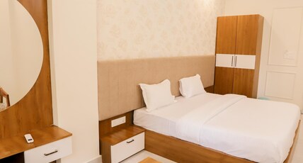 Hotel Indra Palace Room Type - Super Deluxe Room