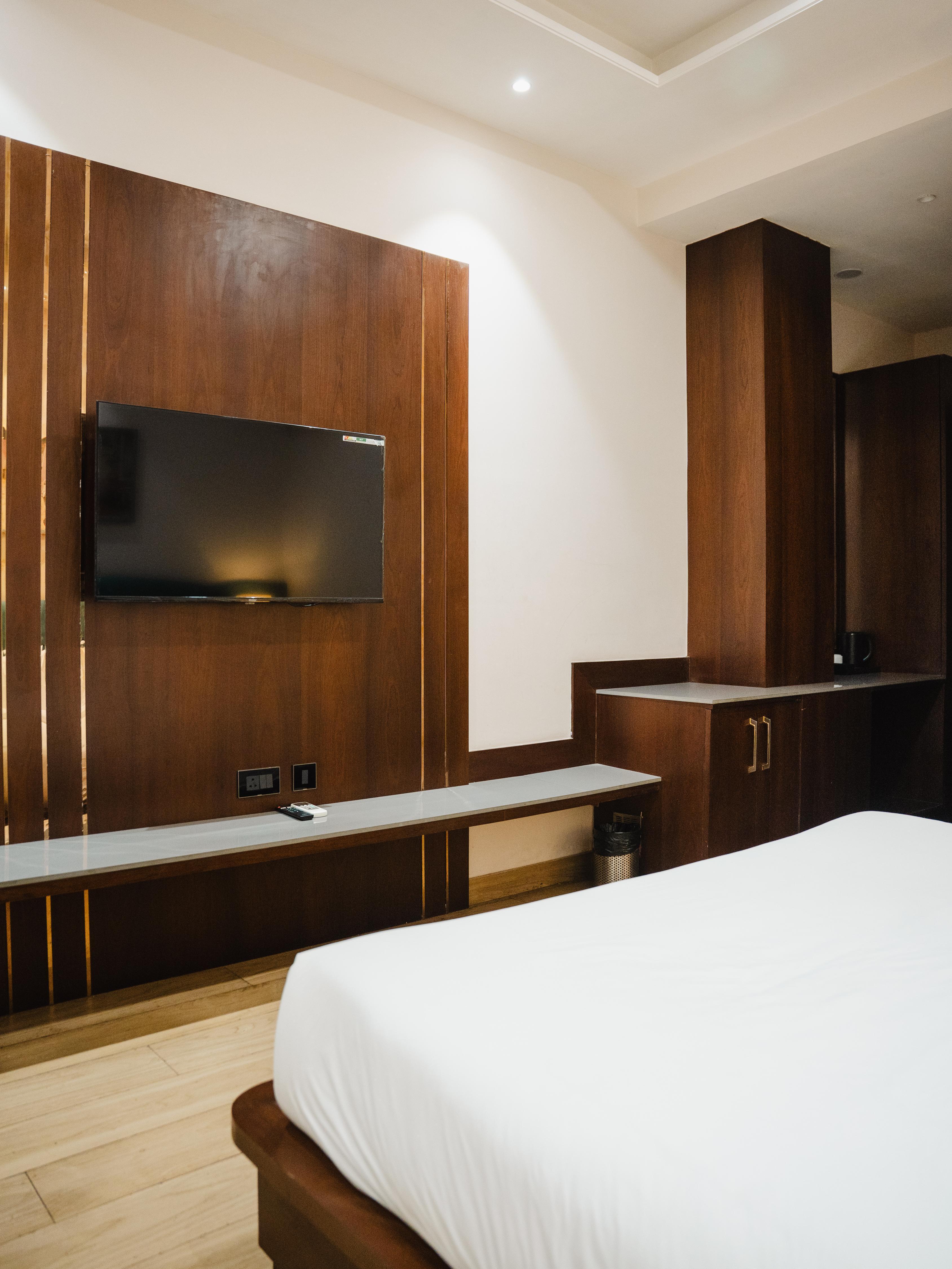 Hotel Midas Inn Room Type - Premium Room