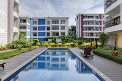 1BHK w Pool & Sauna | 2km to Calangute & Baga Beach | Hireavilla