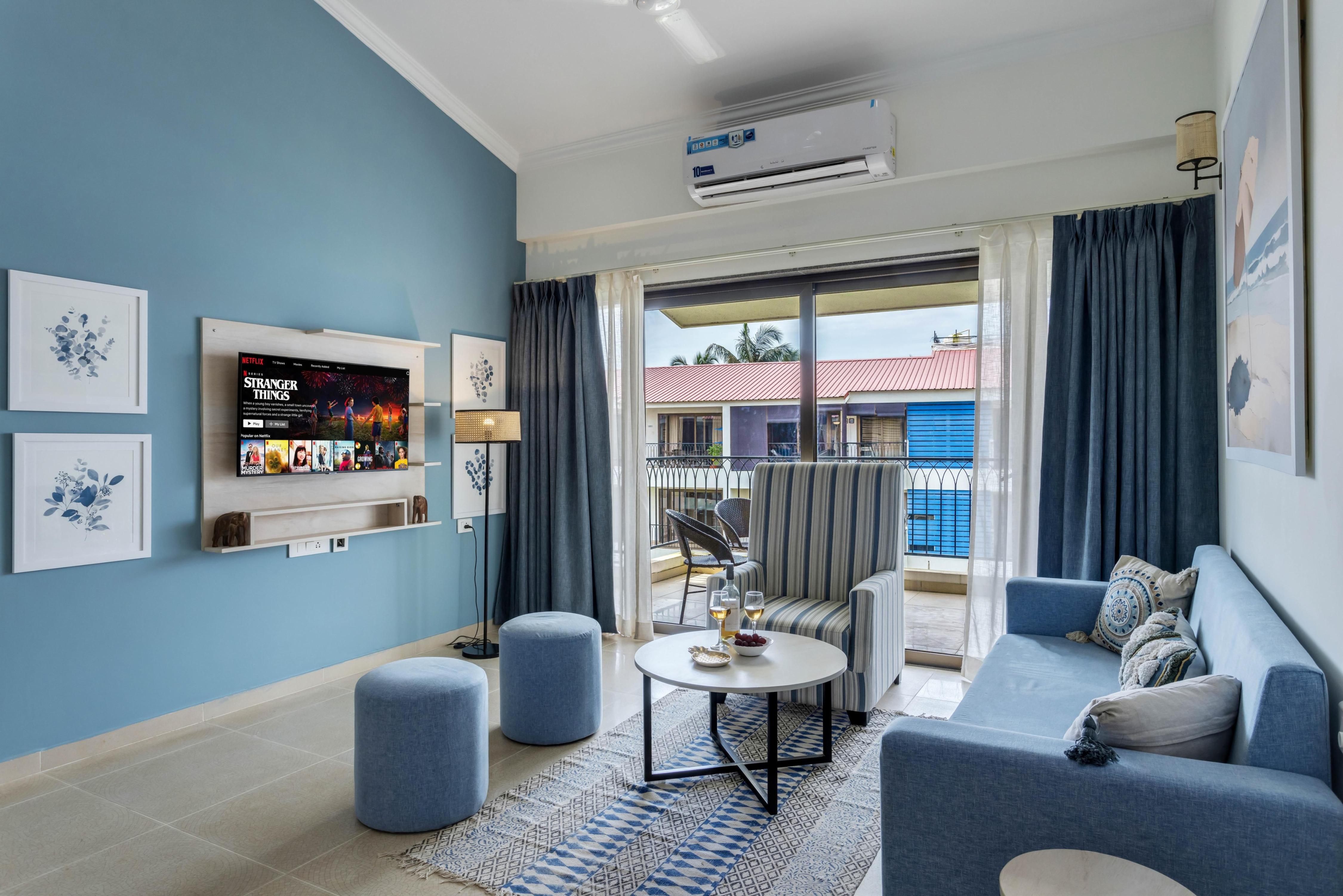 1BHK w Pool & Sauna | 2km to Calangute & Baga Beach | Hireavilla