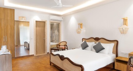 White Wharf Beach Resort Morjim Room Type - Superior Room with Balcony