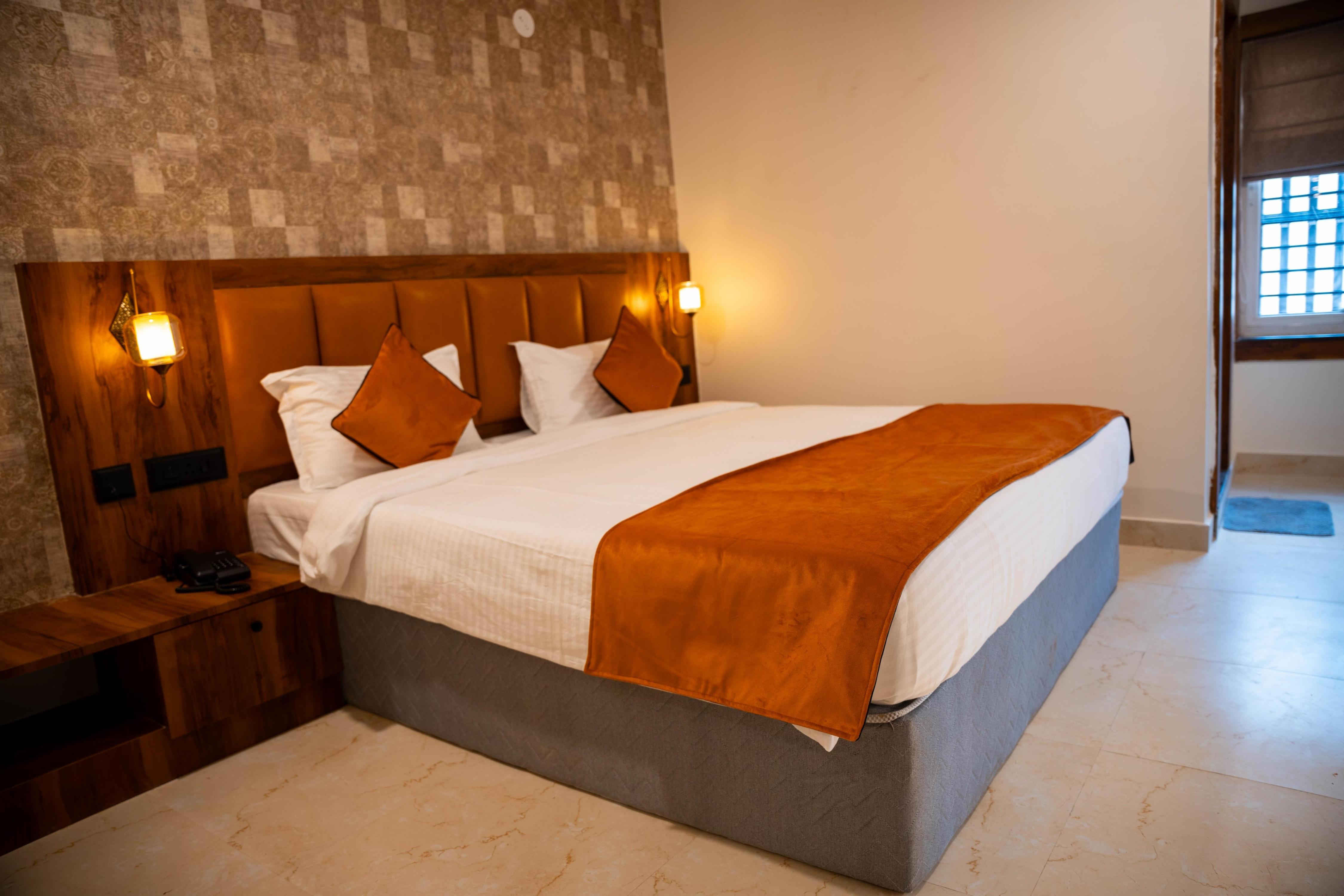 Hotel Orange Room Type - Deluxe Room